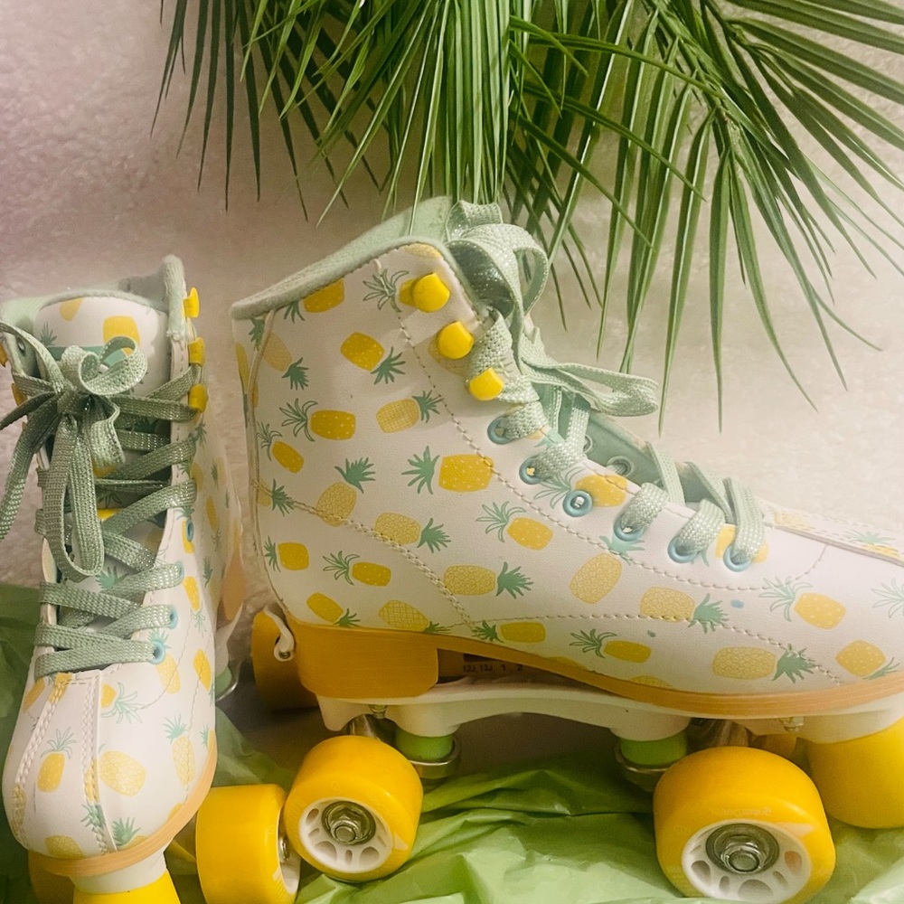 Pineapple Print Kids Roller Skates